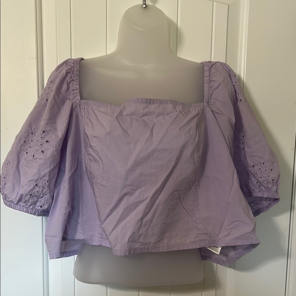 H&M Lavender Purple Puff Sleeve Crop Blouse.